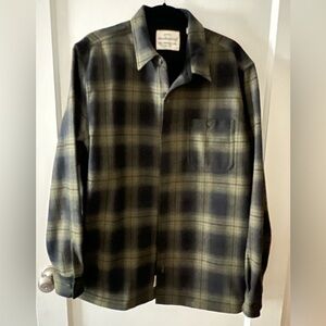 Men’s flannel Jacket with side pockets size L